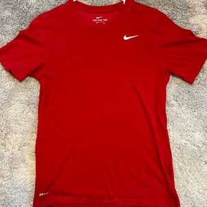 -Men’s size small Nike T-Shirt